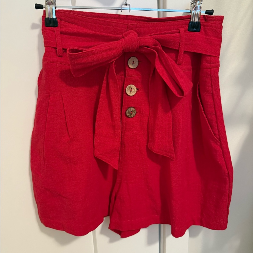 Fashion on Earth, red high-waisted shirt with front tie bow